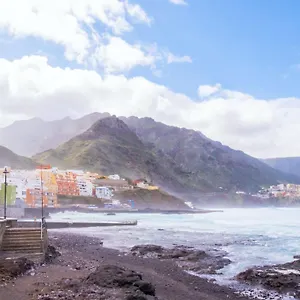 https://live-la-punta-columbus.adeje-hotels.com
